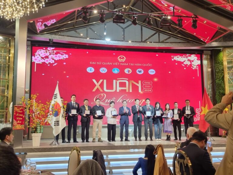 Xuân Quê Hương: Nhịp cầu gắn kết người Việt xa xứ